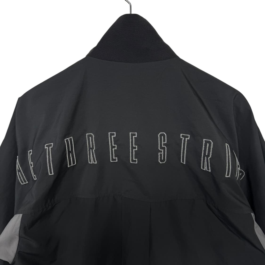 아디다스 로고 바람막이 자켓 상품이미지3