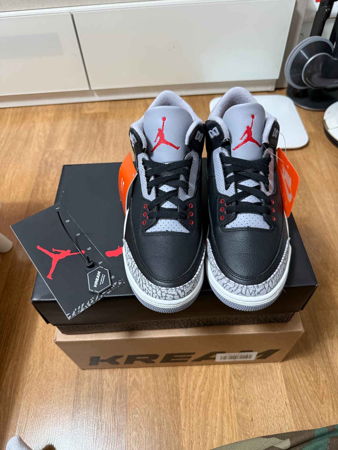 조던3 블랙시멘트 2024 265 상품이미지1