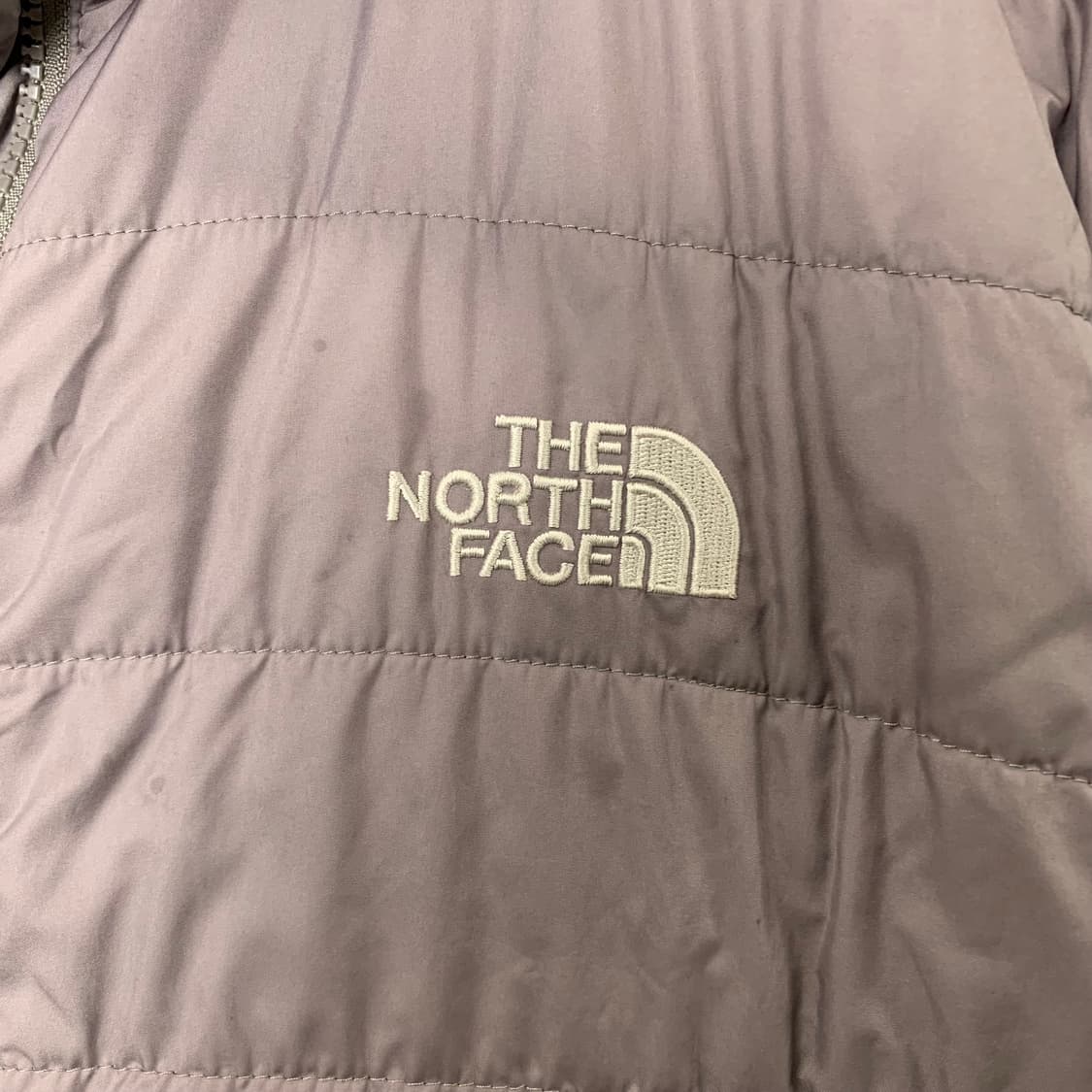 노스페이스 자수로고 스틸그레이 경량 패딩 상품이미지4