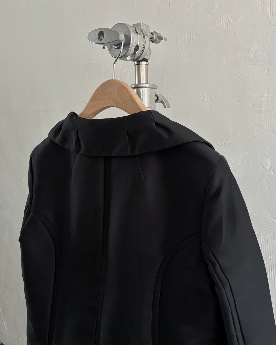 Louis Vuitton 루이비통 블랙 카라 셔링 자켓 상품이미지10