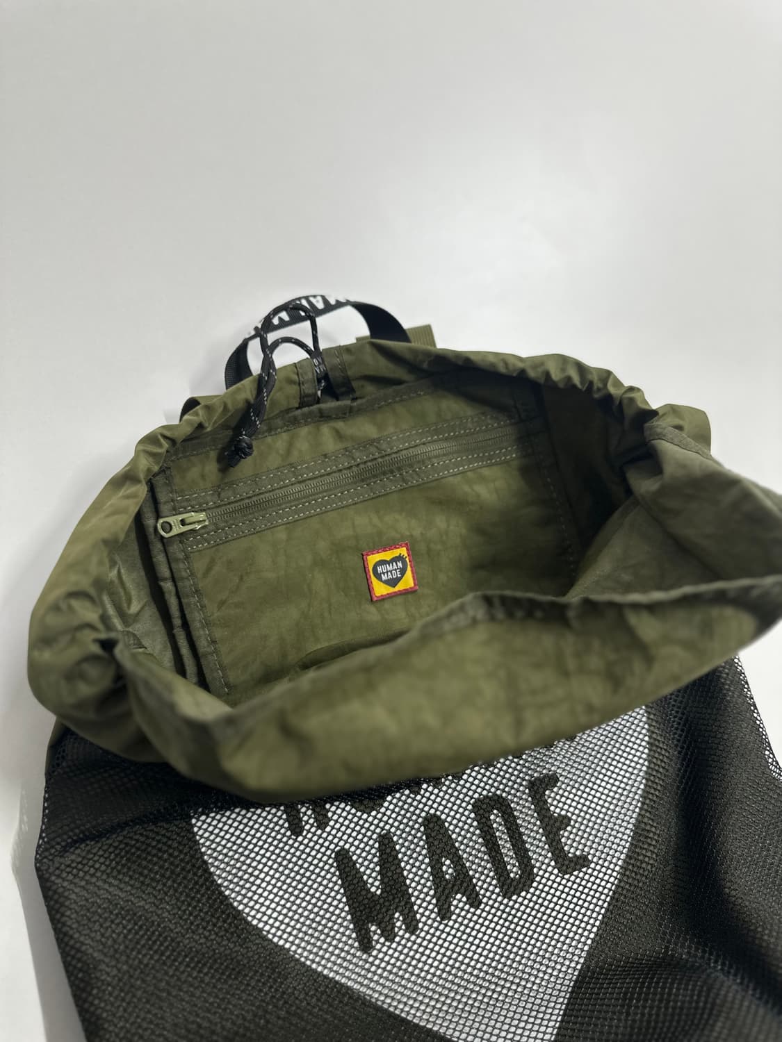 휴먼메이드 하트 로고 드로우스트링 백 카키 상품이미지7