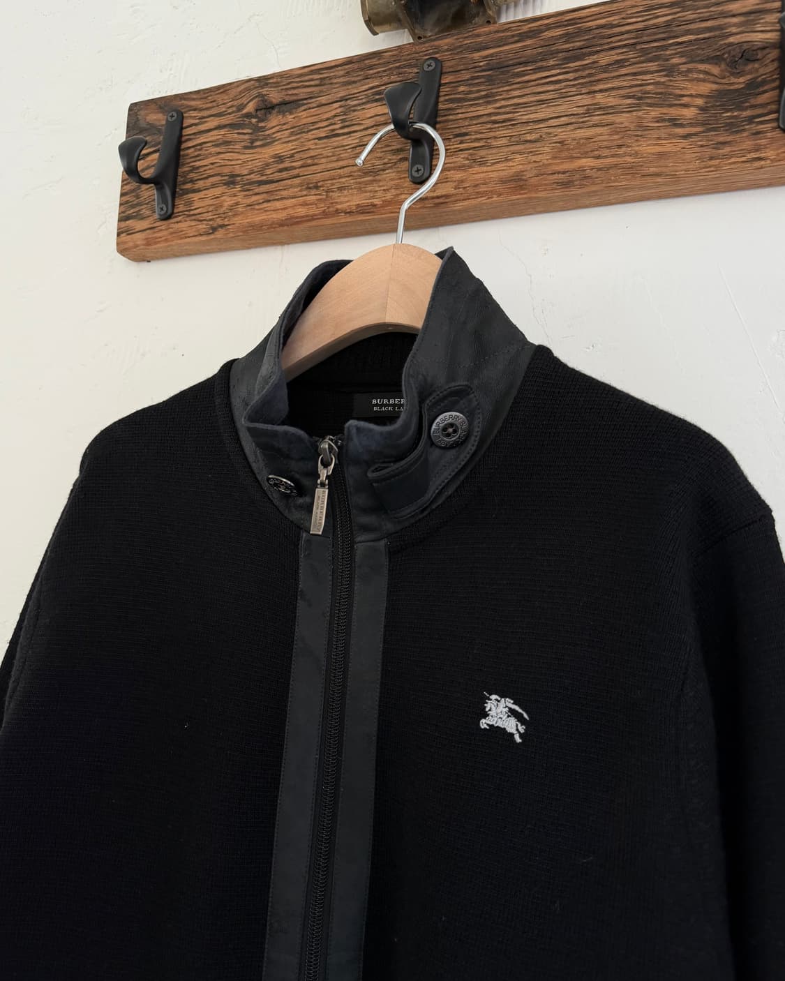 Burberry 버버리 블랙라벨 레더 디테일 니트 집업 상품이미지3