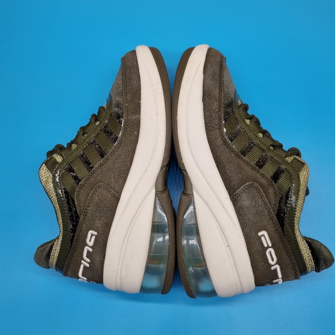 포나리나 카키 벨벳 키높이스니커즈 230 굽5 상품이미지5