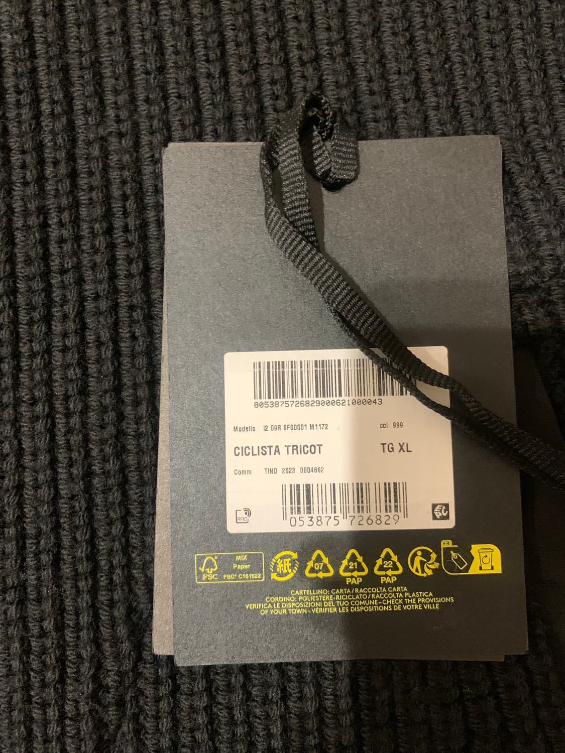 몽클레어 x 퍼렐 울 하프집업 스웨터 상품이미지4