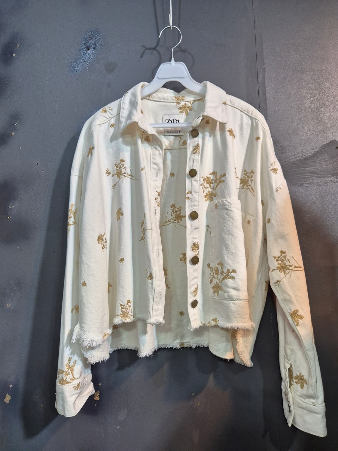 자라  자수  면데님 자켓  66 세탁완료 상품이미지1