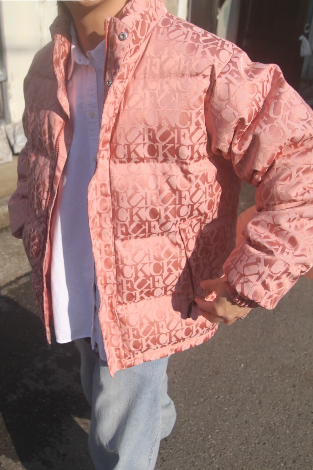 슈프림 17FW fvck 자카드 다은 푸퍼 패딩 M 상품이미지1