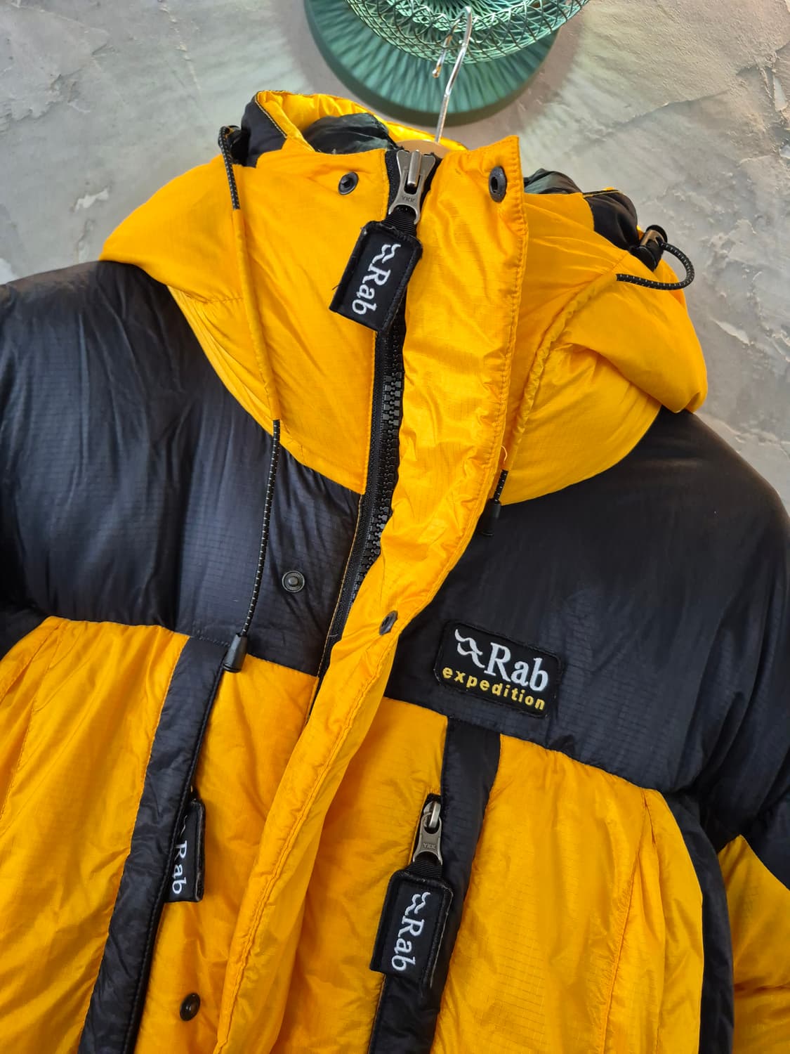 Rab 랩 익스페디션 패딩입니다. S사이즈(실측 100-105) 상품이미지2