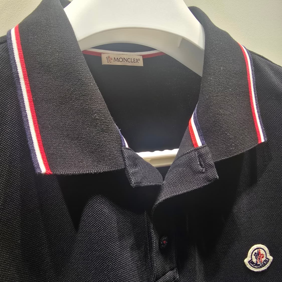 [중고/정품] 몽클레어 와펜 패치 폴로셔츠 XXL 상품이미지4
