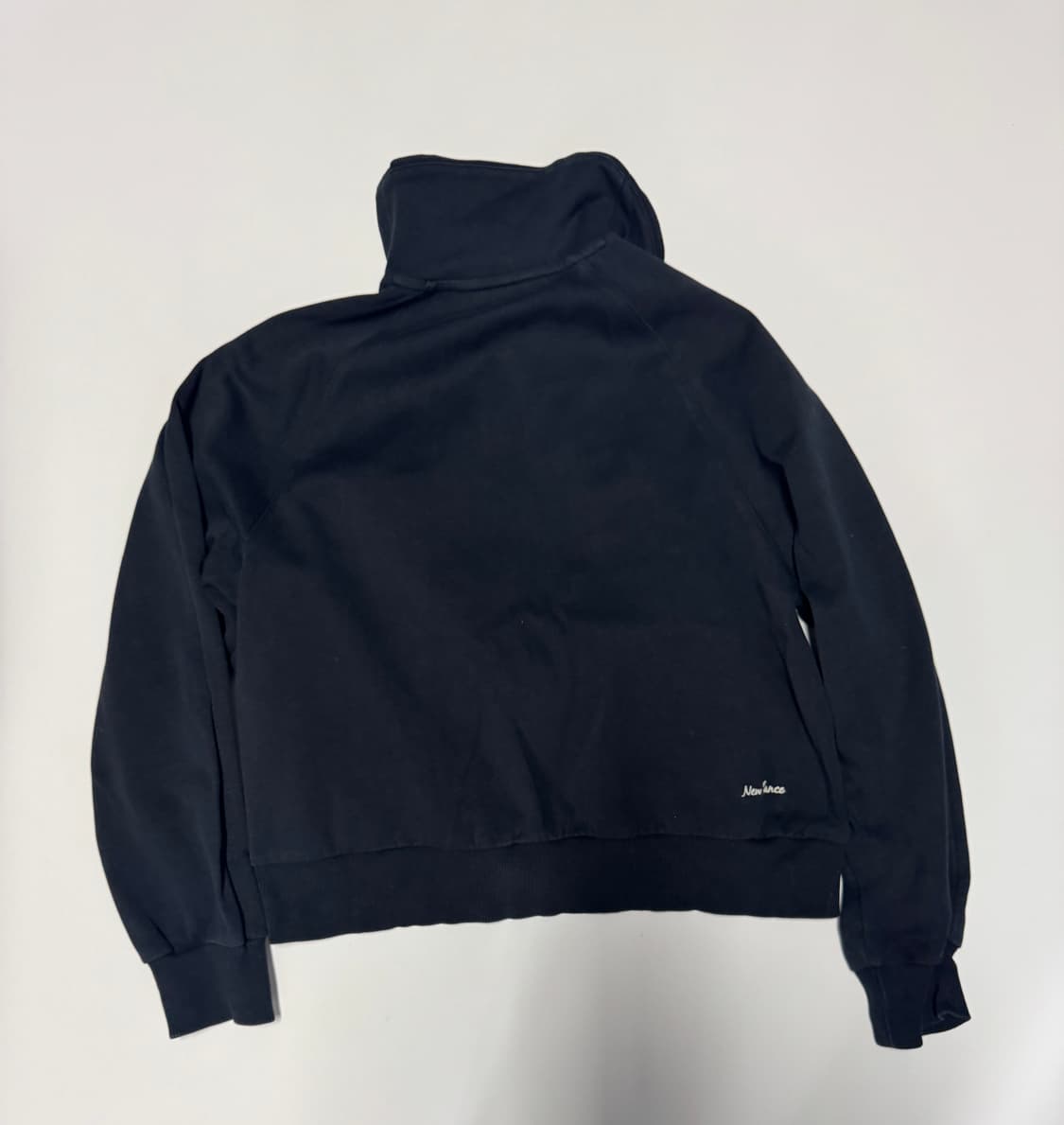 여성 뉴발란스 22년도 반집업 크롭 맨투맨 xs ~ s 블랙 상품이미지2