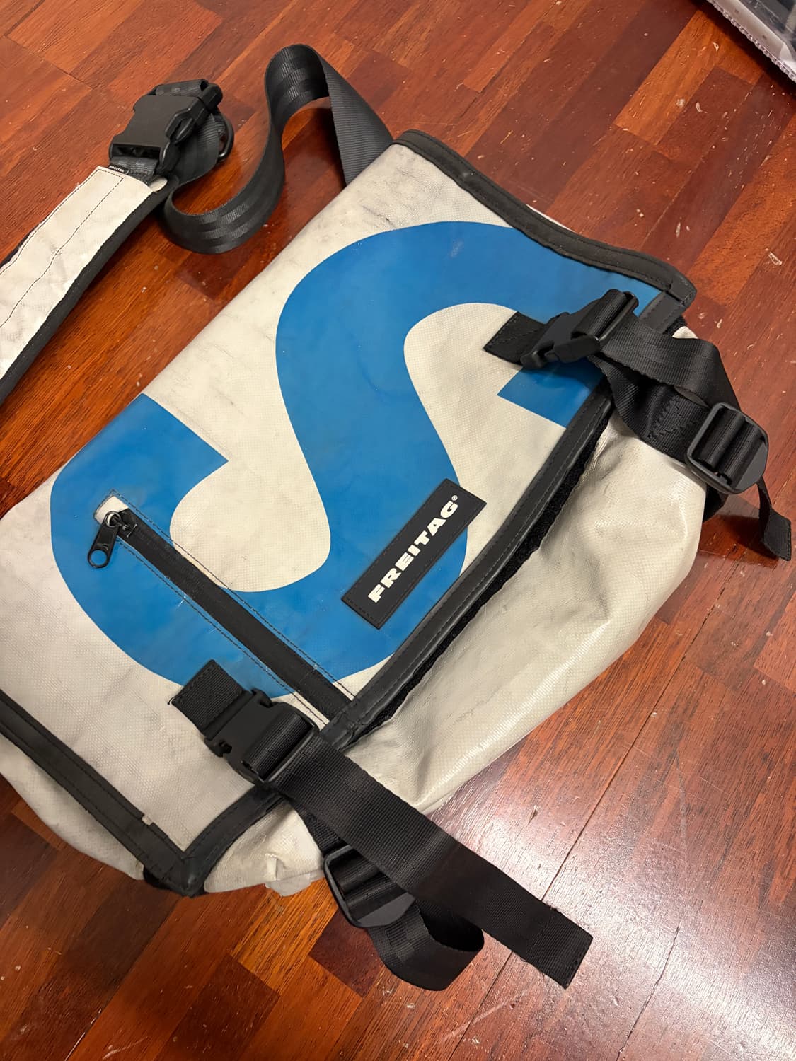 프라이탁 joe 메신저백 상품이미지2