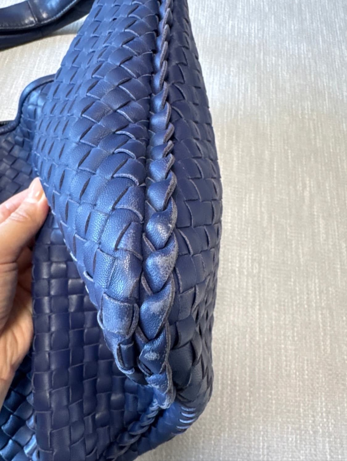 보테가베네타 인트레치아토 호보백 네이비 상품이미지3