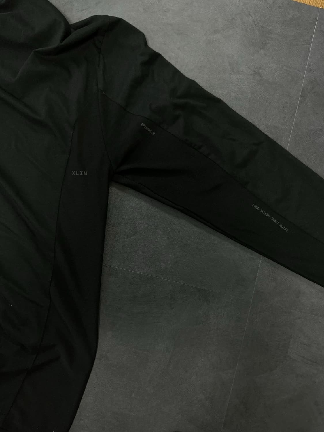 [한정매물] EP.9 01 SLEEVE BLACK 상품이미지1