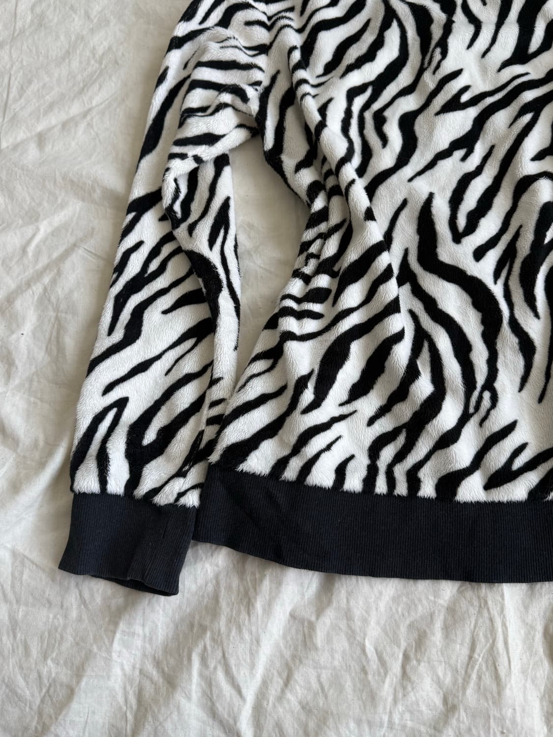 블랙 갸루 펑크 나나펑크 지브라 퍼 후드집업 상품이미지6