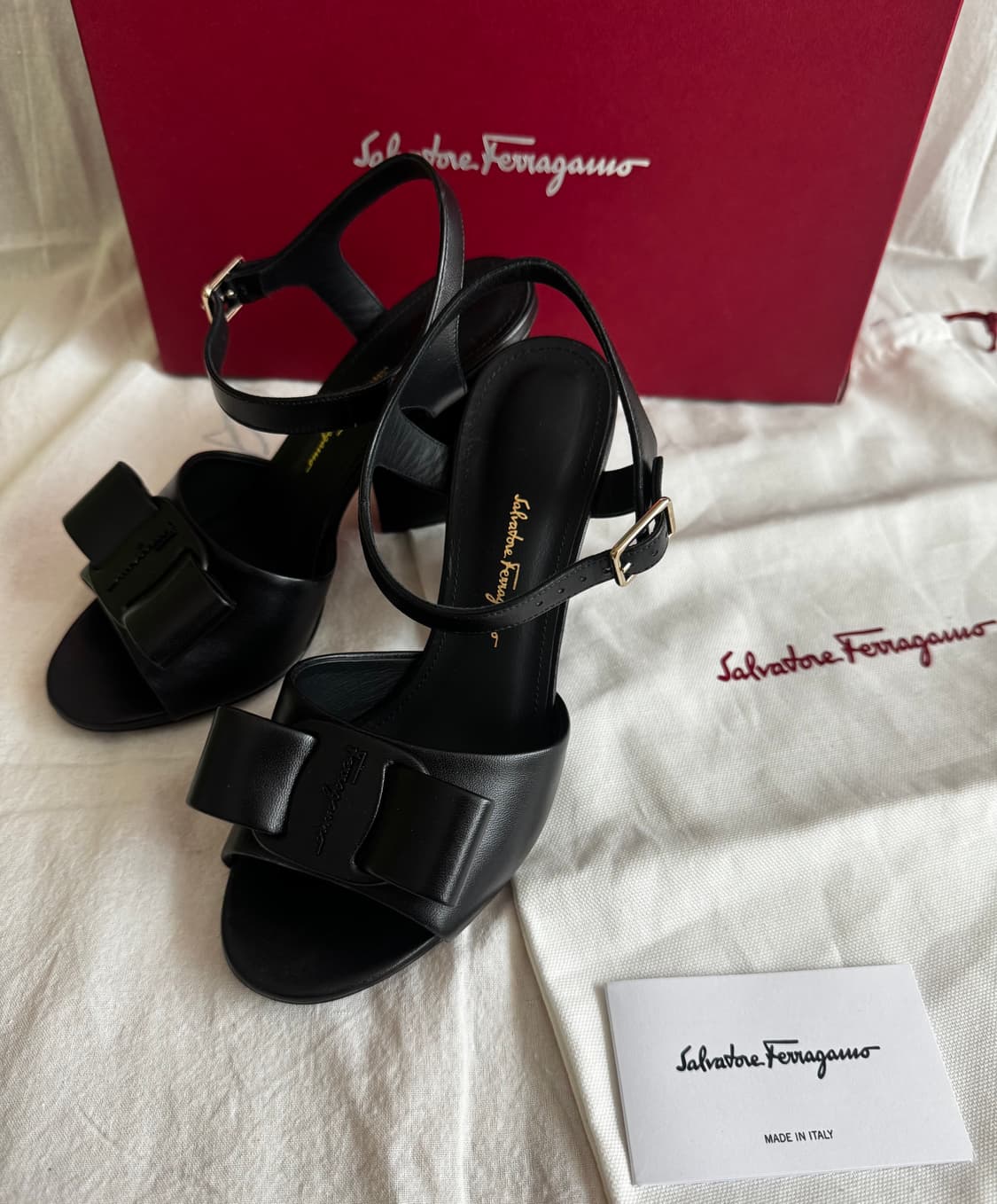 페레가모 바라 리본 샌들 상품이미지1