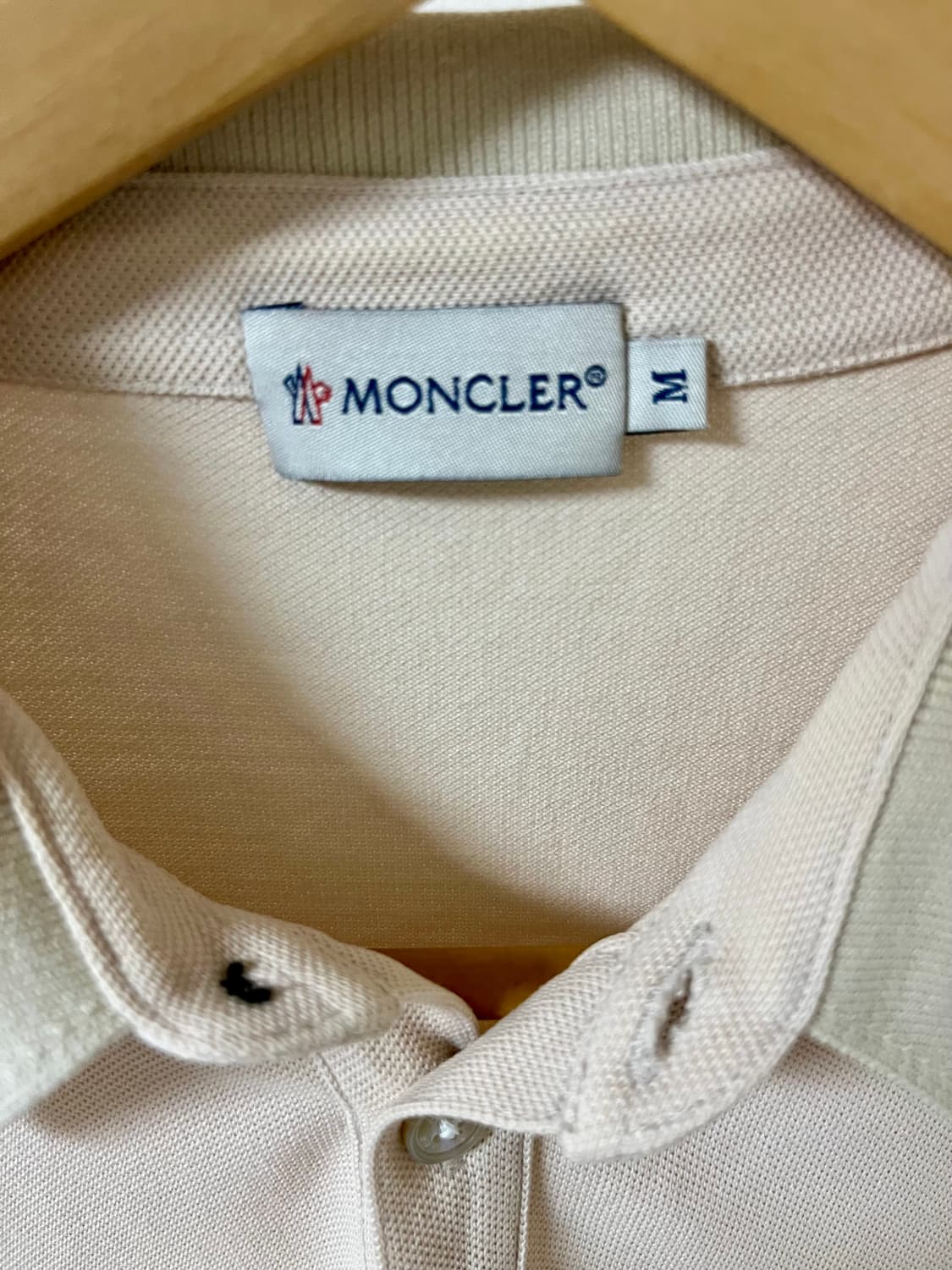 몽클레어 베이지 반팔 카라티 M 정품 상품이미지3