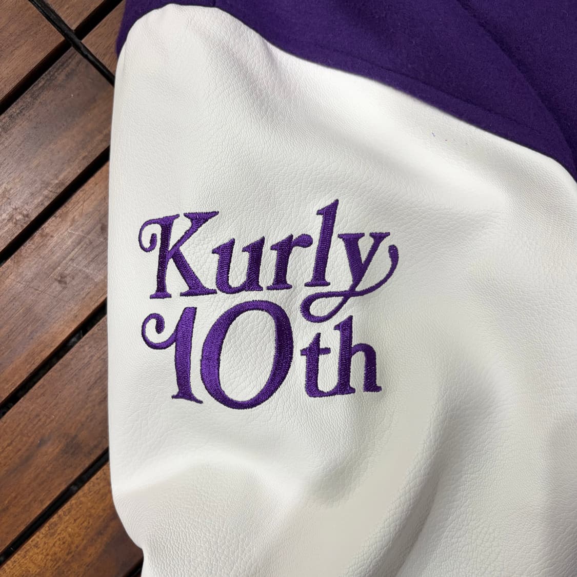 마켓 컬리 10주년 바시티 자켓 (L) 상품이미지3