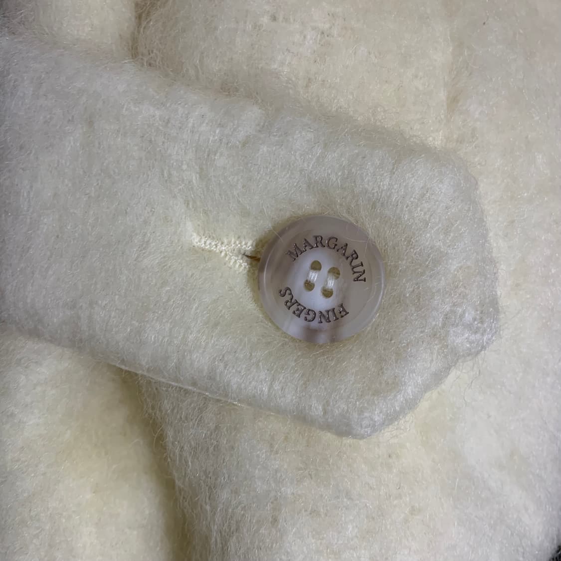 새상품 ) 마가린핑거스 헤어리 울 롱코트 (아이보리) 상품이미지9