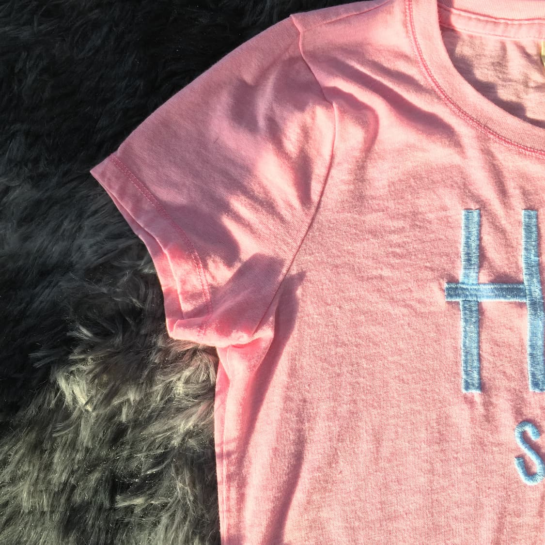 투티/0222 홀리스터 y2k 반팔 연핑크 러블리 자수 로고 상품이미지5