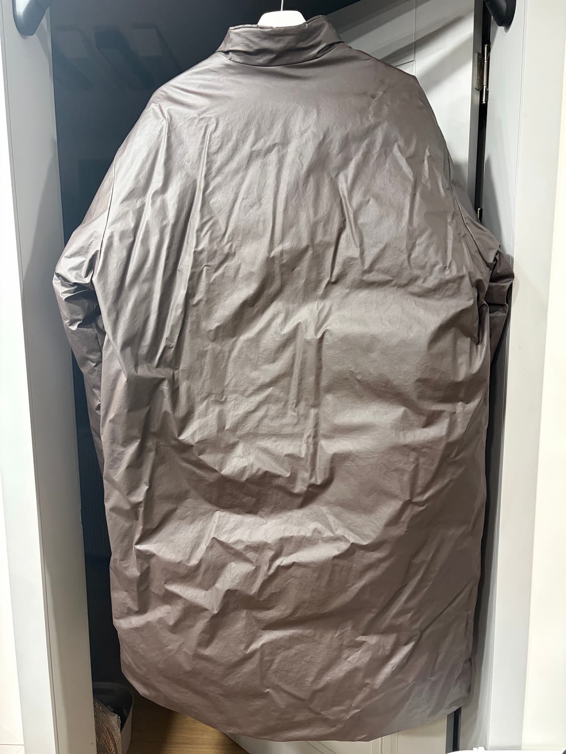 이지 시즌 3 왁스코팅 롱패딩 상품이미지2