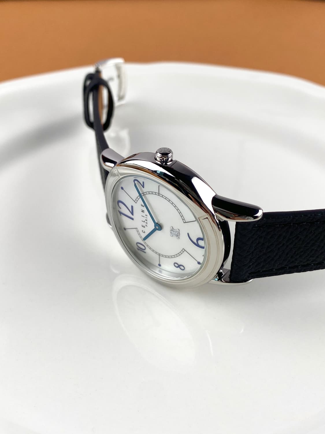 CELINE shell round watch unisex 상품이미지3