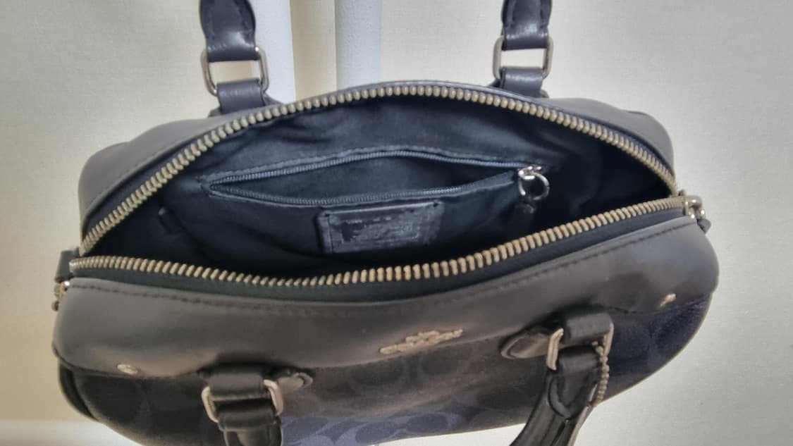 코치 시그니처 네이비 토트 크로스백  상품이미지6