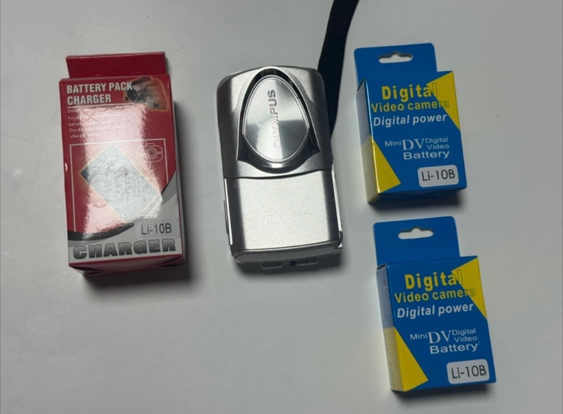올림푸스 뮤 300 카메라 + 배터리 + 카메라 연결 잭 상품이미지1