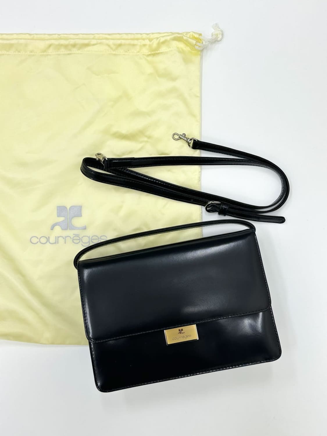  courreges / 꾸레쥬 블랙 스퀘어 핸드백 상품이미지4