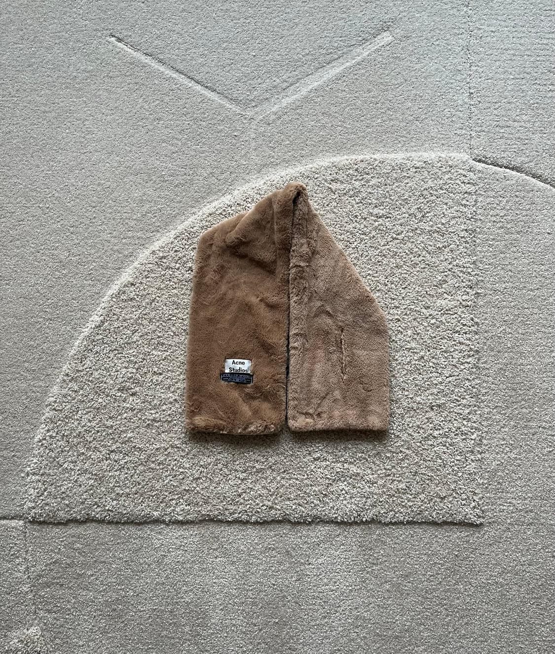 아크네스튜디오 버진 울 퍼 목도리 상품이미지2