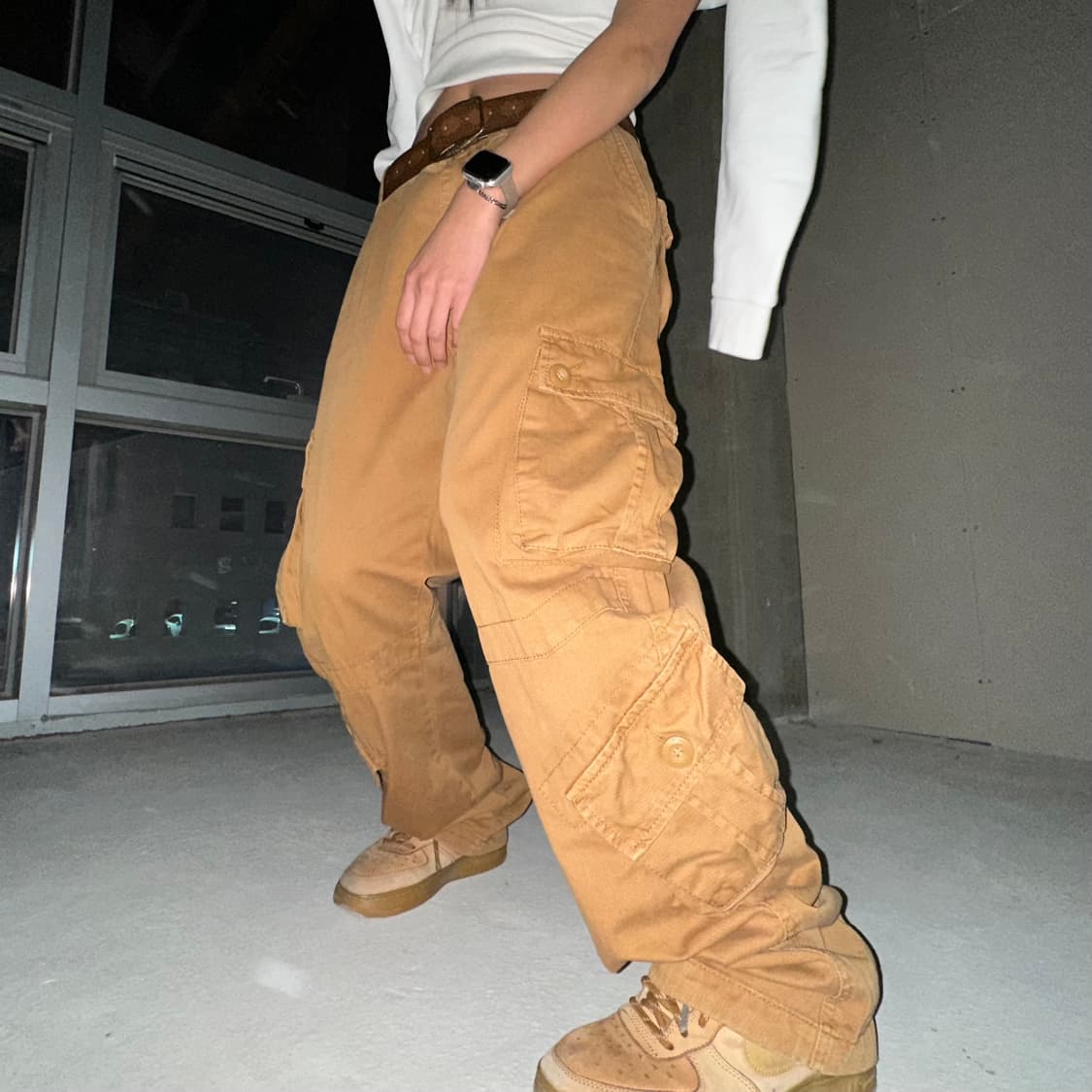 eight pocketed utility cargo  pants 상품이미지1