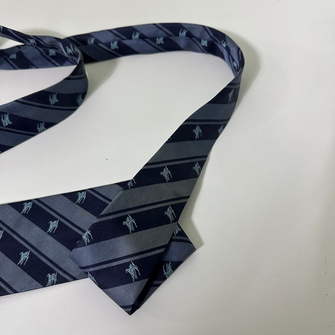 OS 버버리 네이비 멀티로고 실크100% 넥타이 상품이미지5