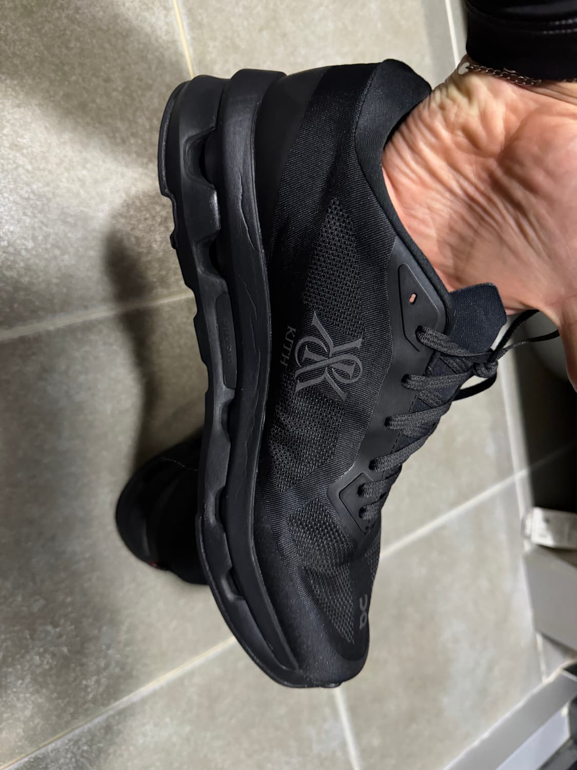 온러닝 키스 콜라보 블랙 280 상품이미지2