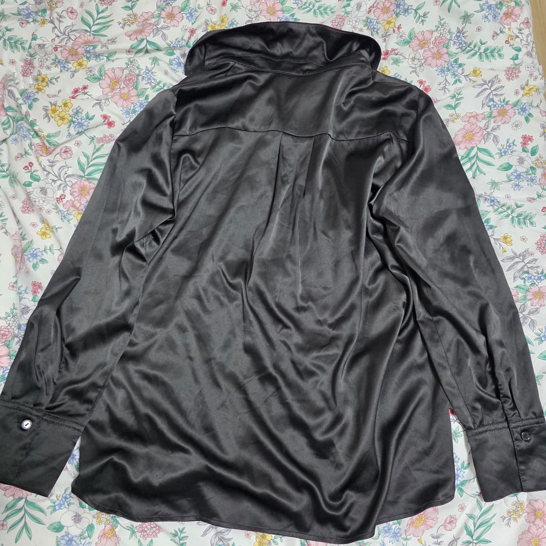 빈티지)데일리 검정 새틴 셔츠 오네갸루 상품이미지2