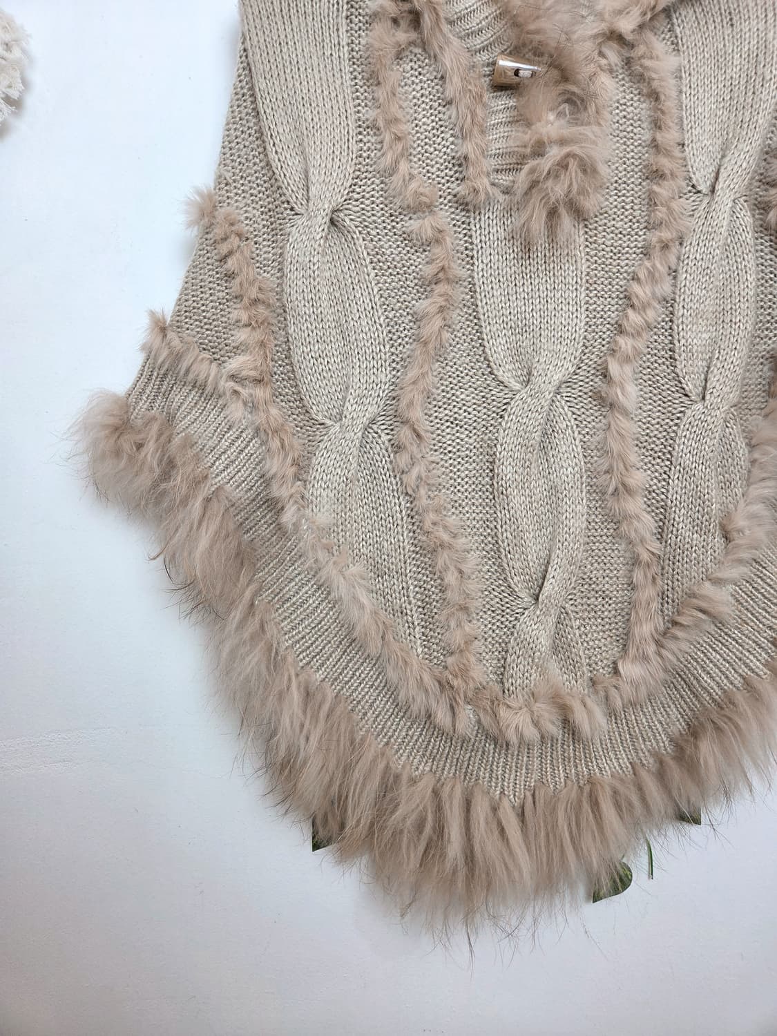 여리 퍼 트리밍 케이프 니트 상품이미지3