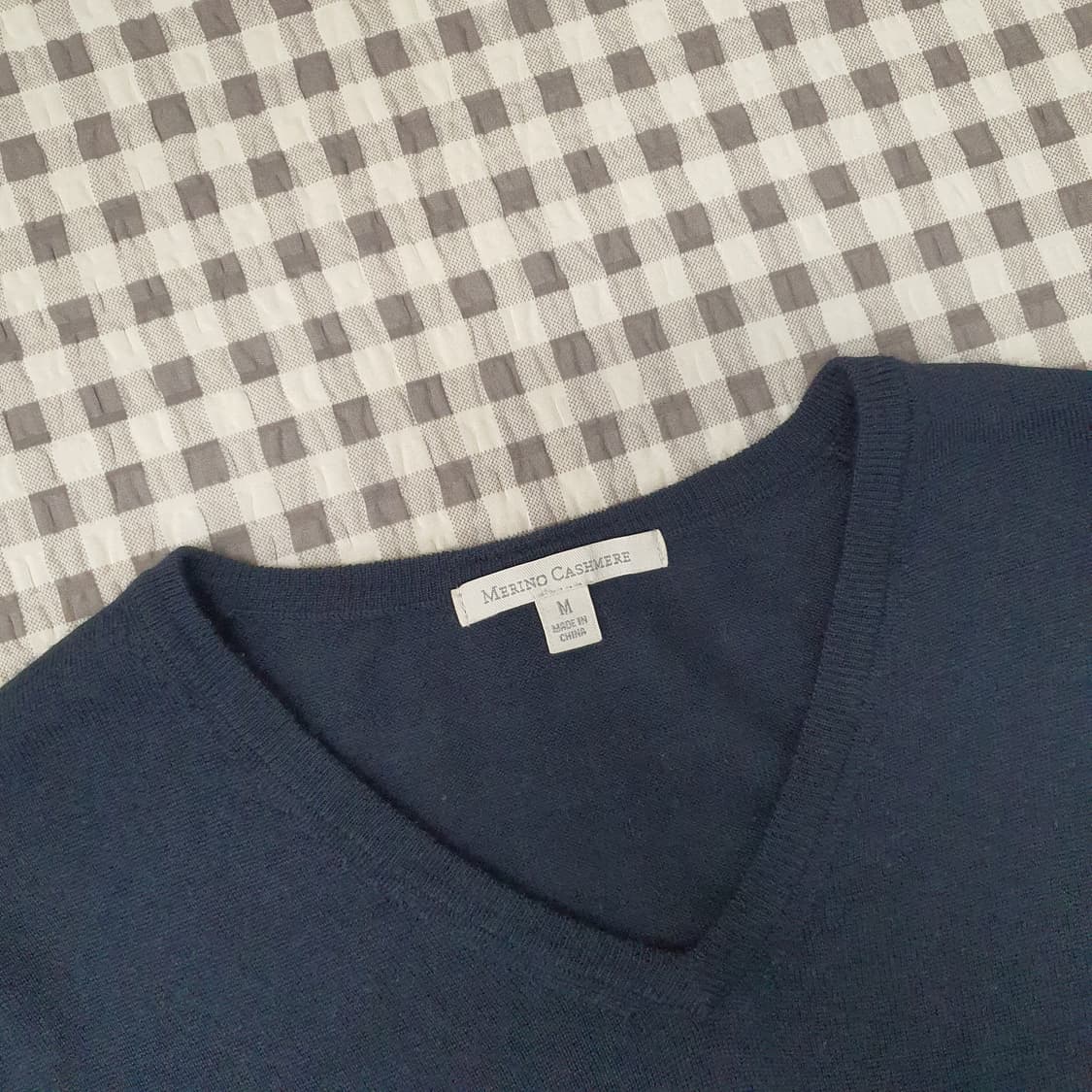 유니클로 얇은 브이넥 울100 니트 남자95 상품이미지2