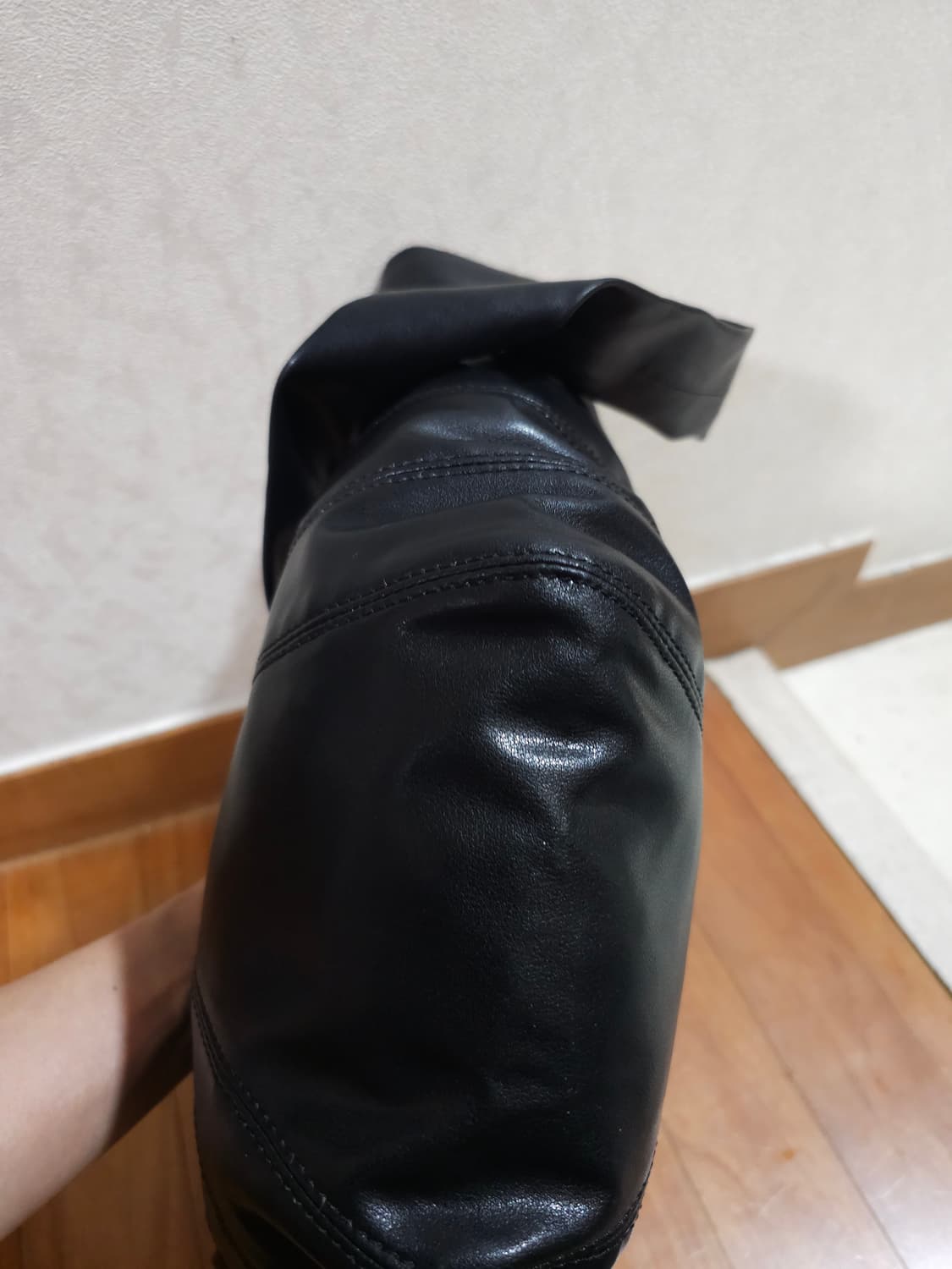 르메르 스몰 크루아상 백 소프트 나파레더블랙 상품이미지5