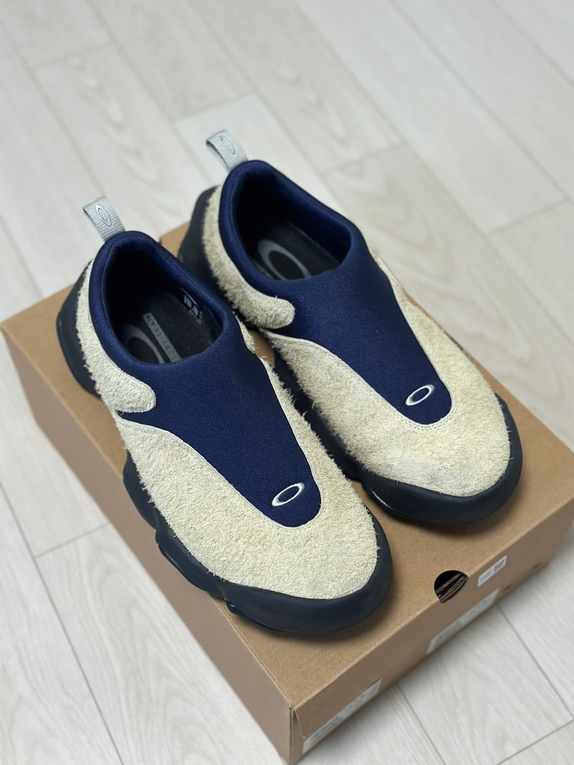 오클리 브레인데드 팩토리팀  샌드블루 280 상품이미지1