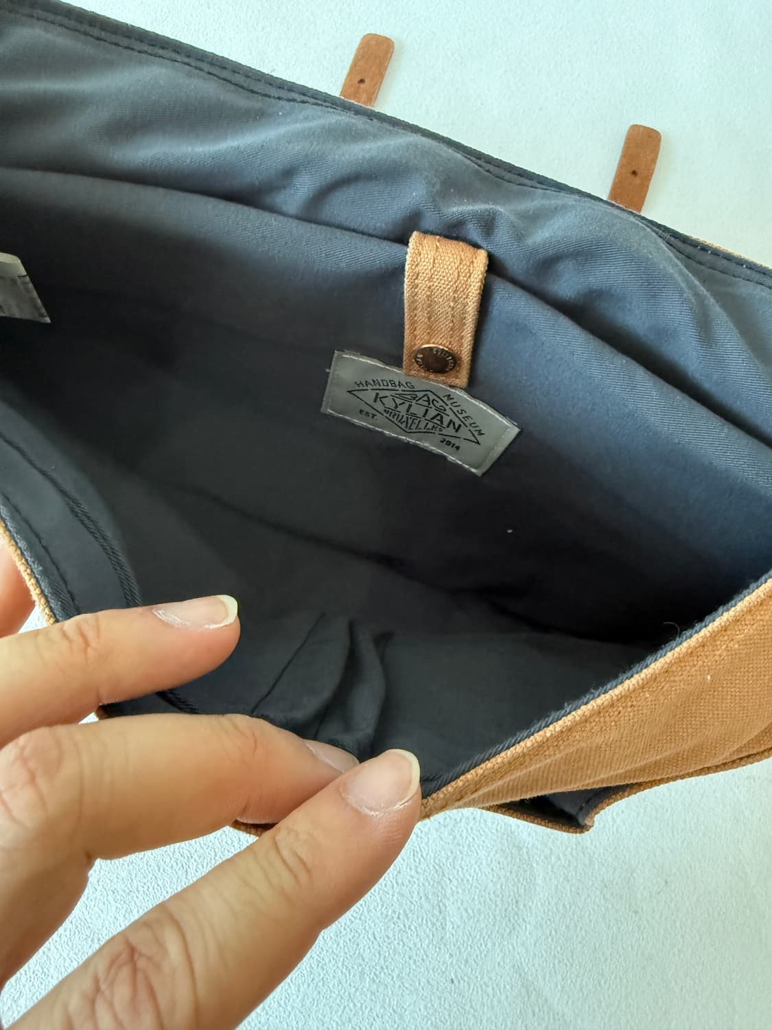 킬리안(KYLIAN) 캔버스 크로스백 상품이미지9