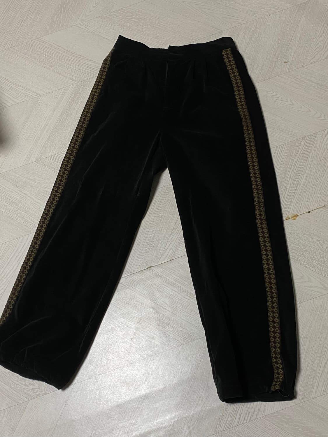 아모멘토 벨벳 자카트 팬츠 (L) 상품이미지2