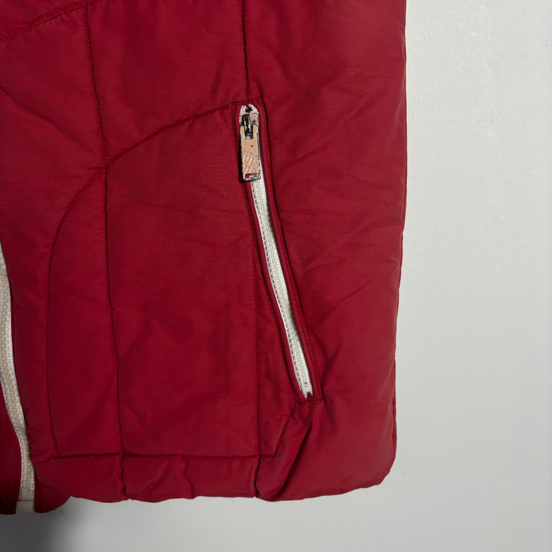 에비수 레드 패딩 베스트 (무료배송) 상품이미지3