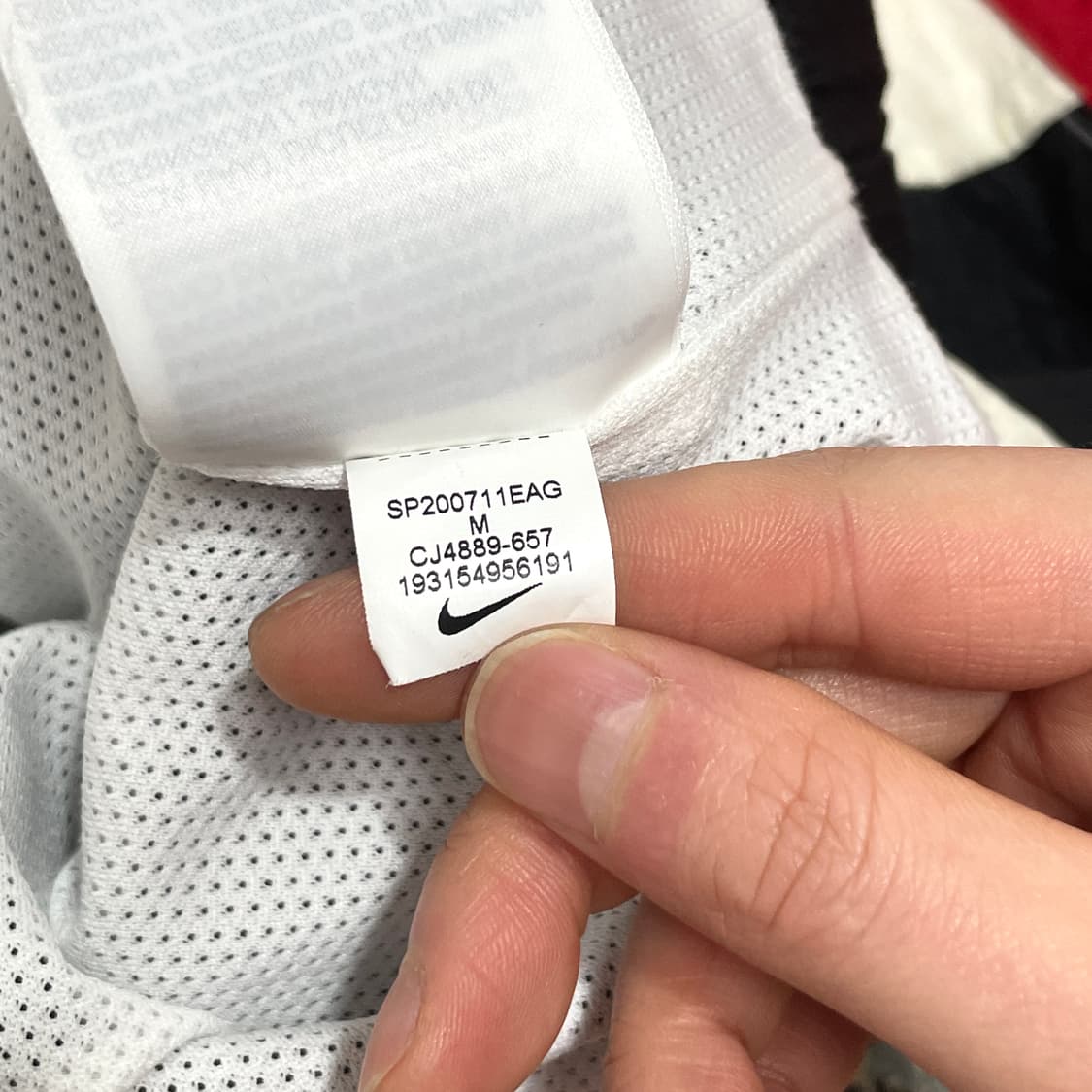 나이키 스우시 레드 배색 윈드브레이커 남성M 상품이미지5