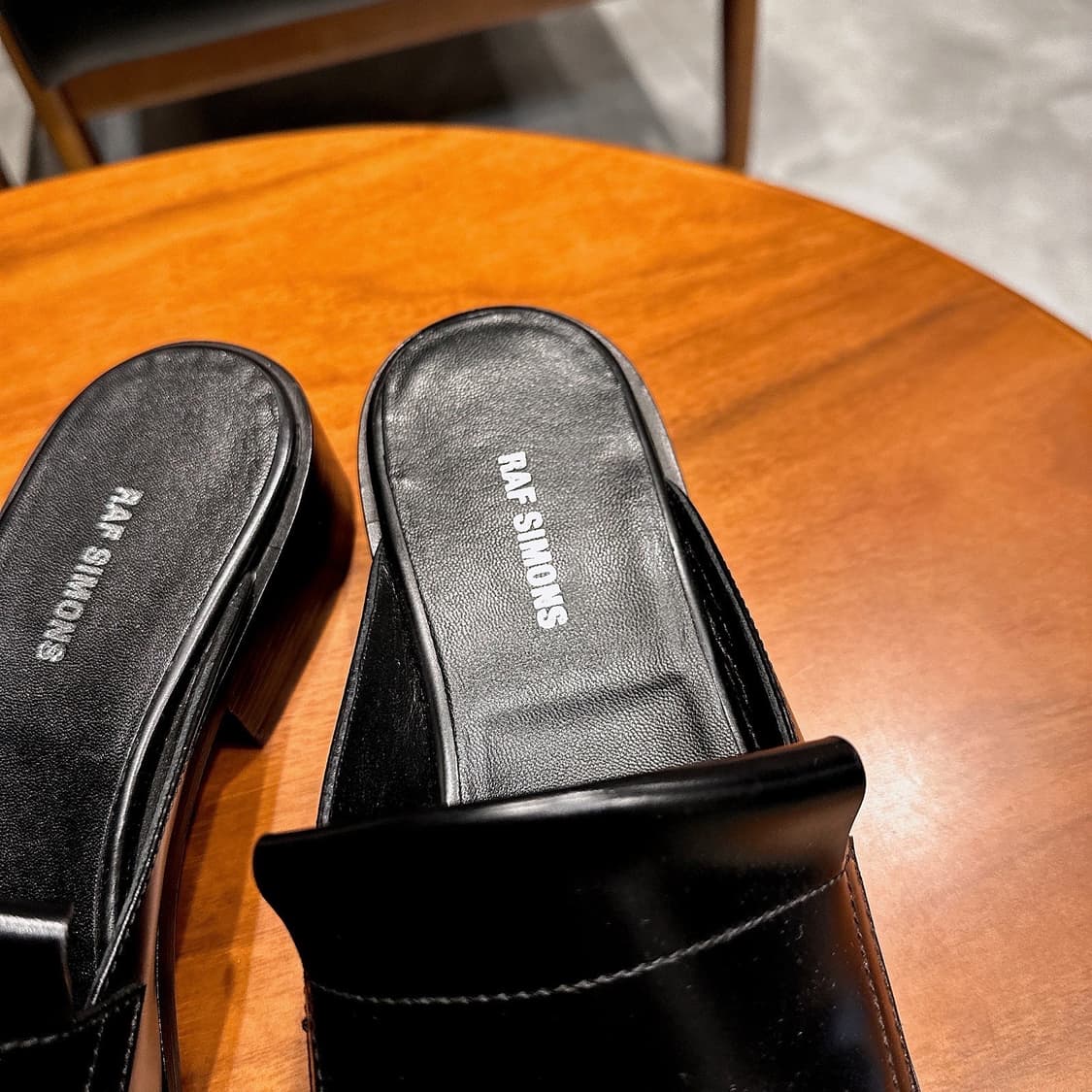 (정품/새상품) 라프 시몬스 남성 블랙 프린지 브로그 로퍼 상품이미지3