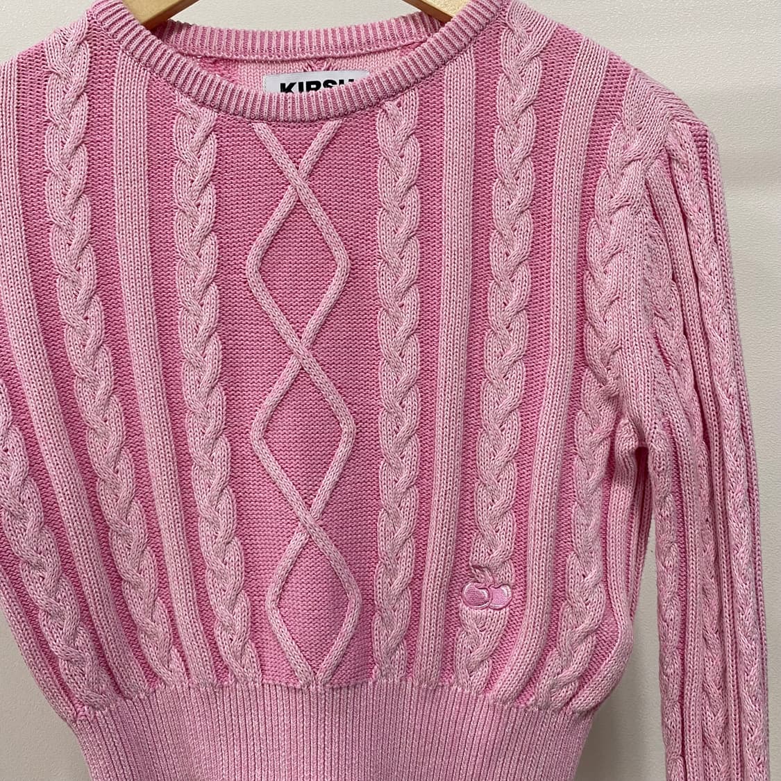 키르시 투톤 케이블 크롭 니트 상품이미지3