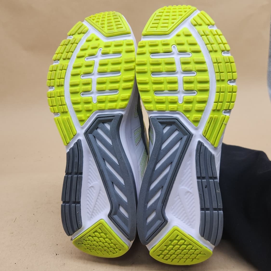 나이키 Dart 12 여성운동화235 상품이미지3