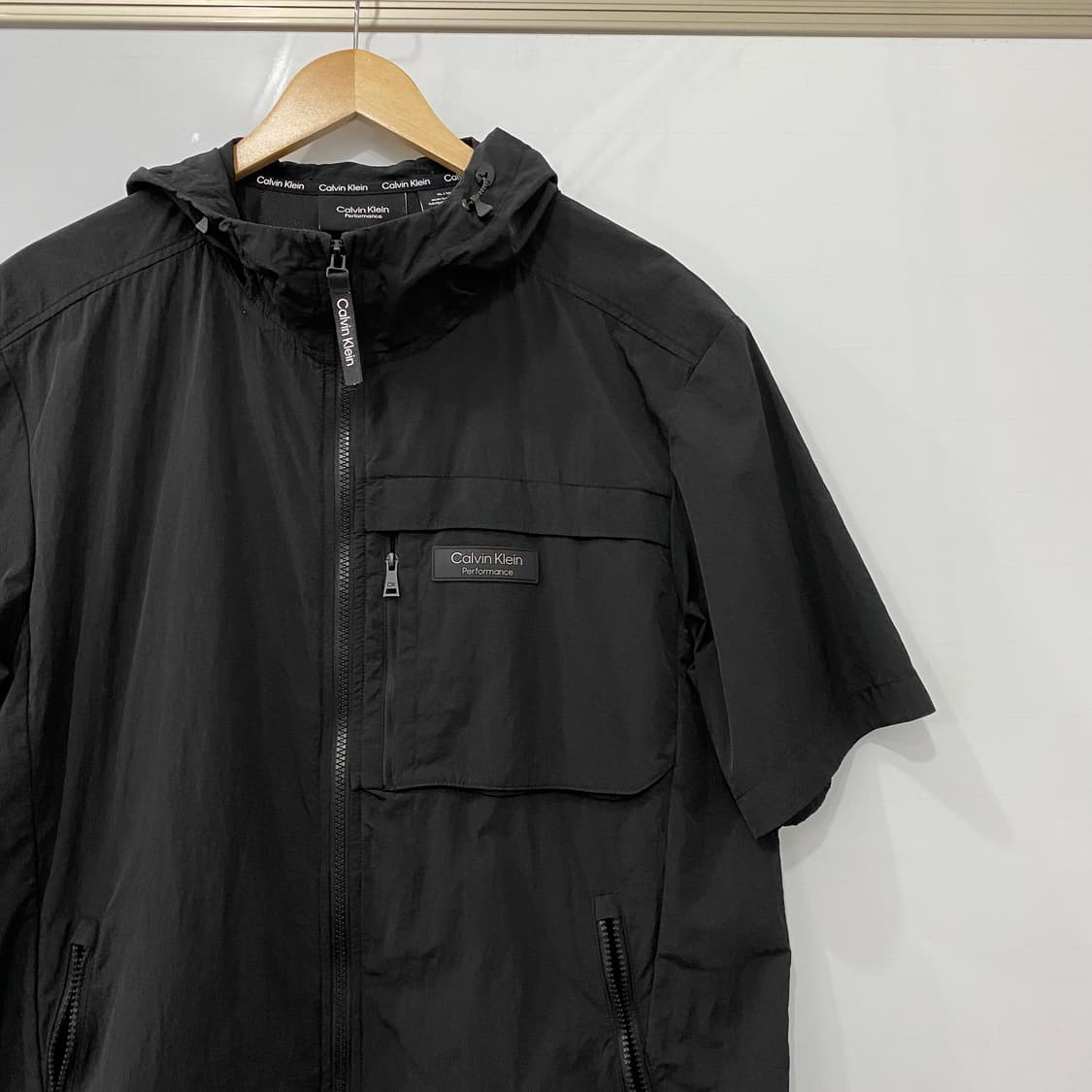 켈빈클라인 반팔 바람막이(XL) 상품이미지3
