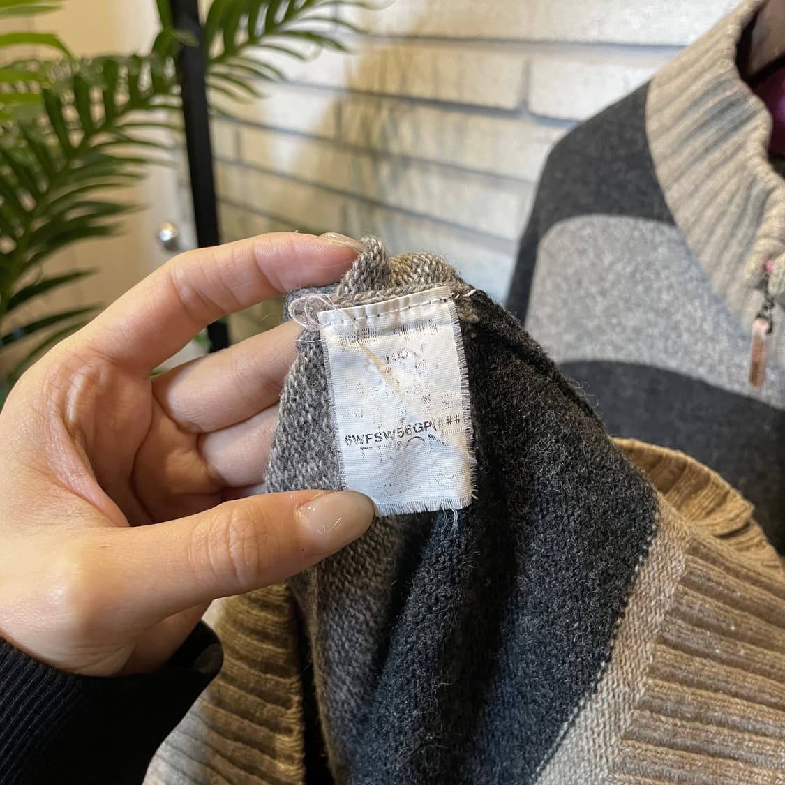 KR VINTAGE 집업 니트 배색 스트라이프 디테일 차콜 핑크 상품이미지6