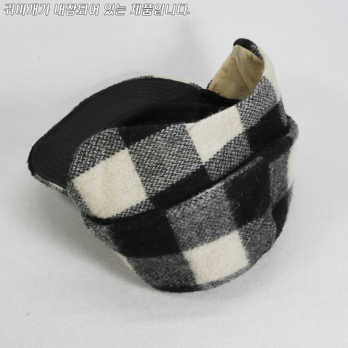 (착용컷) 울 체크 캡 상품이미지9