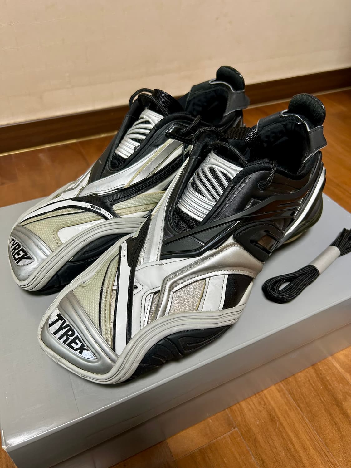 발렌시아가 타이렉스 블그 44 상품이미지1