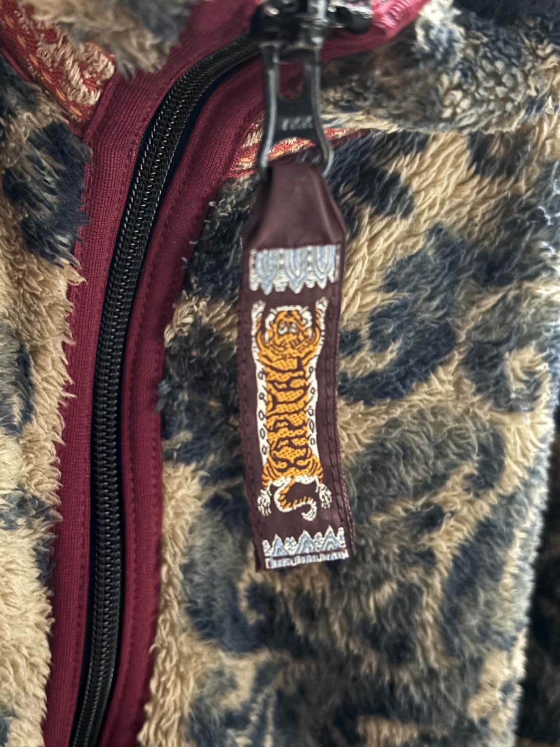 캐피탈 다마스크 패턴 플리스 집 블루존 베이지 상품이미지5