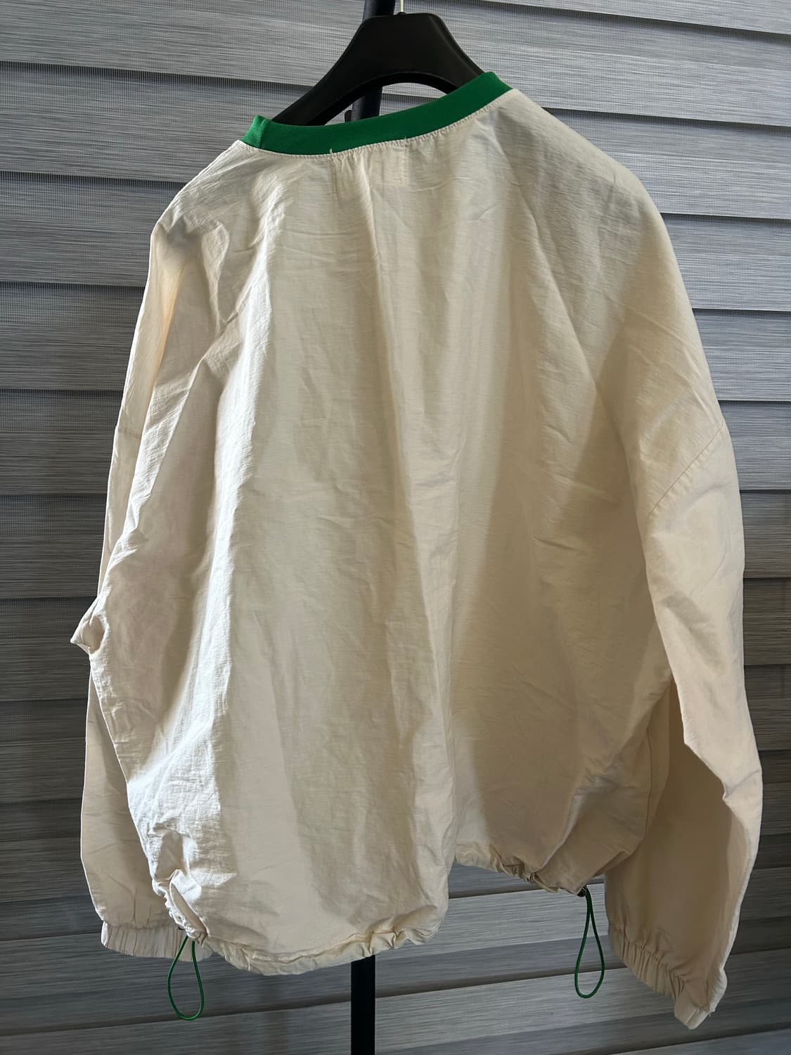 레터링 크롭 윈드브레이커 아이보리 상품이미지3