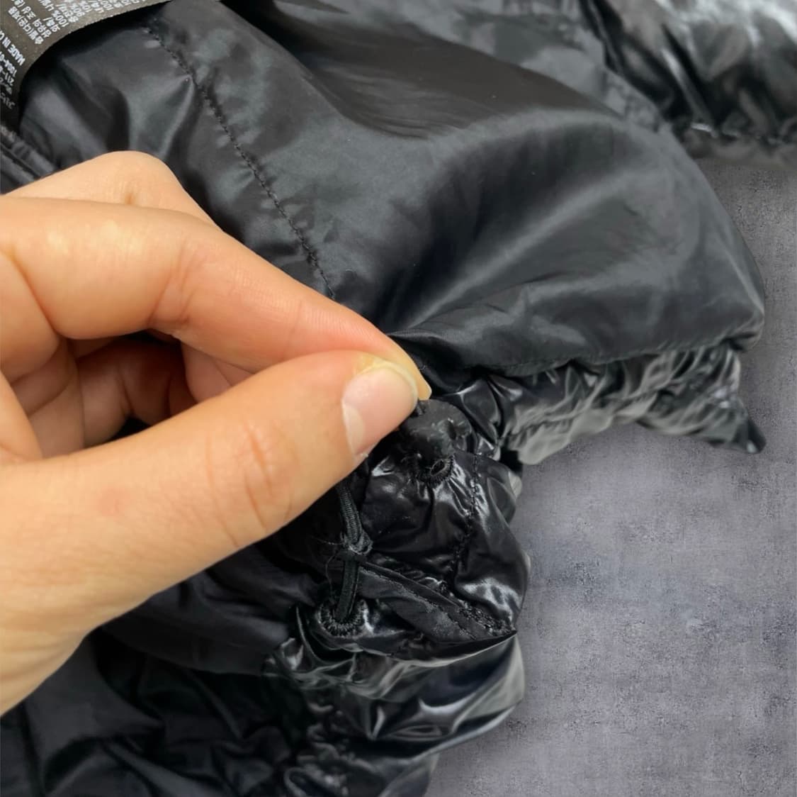 유니클로 Uniqlo 블랙 울트라 라이트 다운 숏패딩 L 상품이미지5